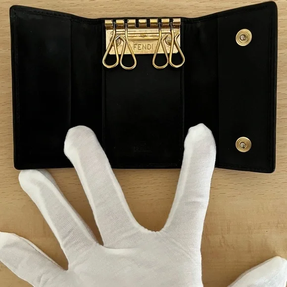 FENDI Zucca Canvas 4-Hook Key Holder Tobacco & Black COA Card Authentic Vintage